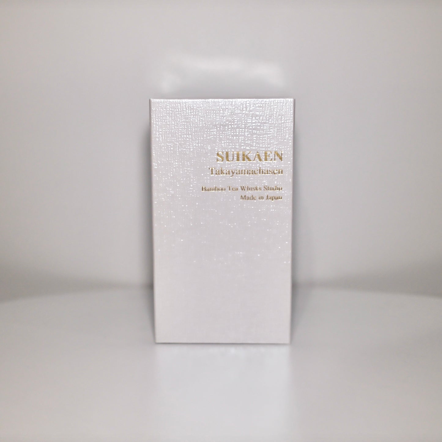 Suikaen Takayamachasen — Bamboo Matcha Whisk, Blue/White Thread